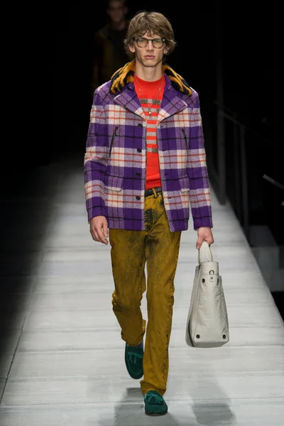 Look 22